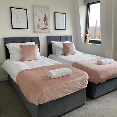 Premier Suite- Bedford City Centre With Free Gym & Parking Екстериор снимка