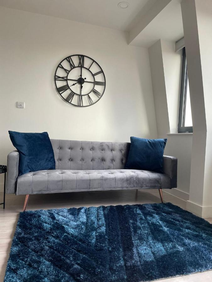 Premier Suite- Bedford City Centre With Free Gym & Parking Екстериор снимка