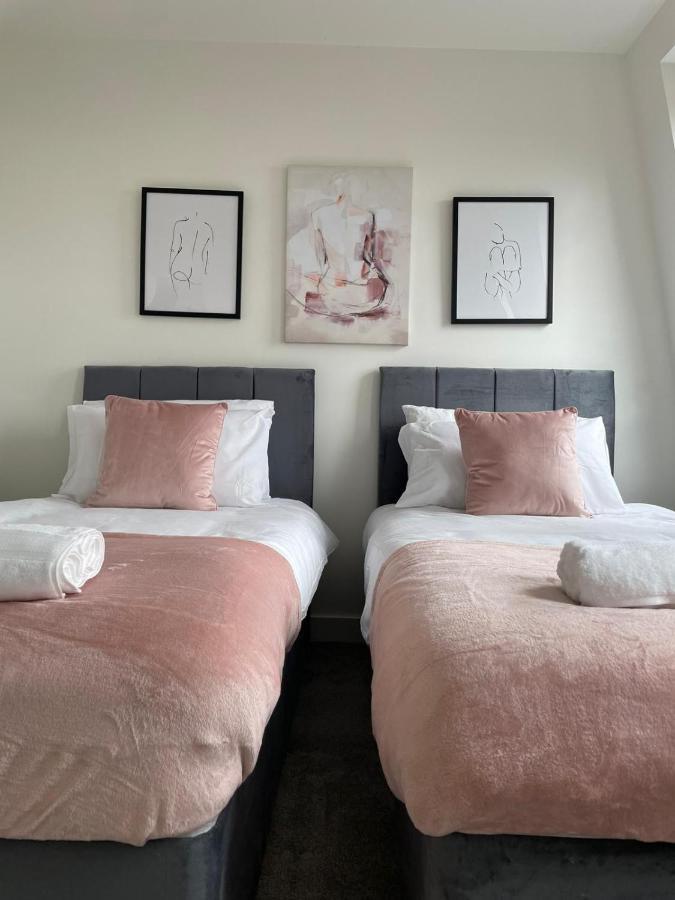 Premier Suite- Bedford City Centre With Free Gym & Parking Екстериор снимка