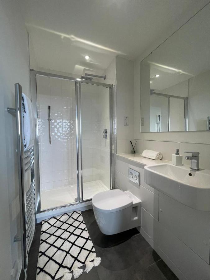 Premier Suite- Bedford City Centre With Free Gym & Parking Екстериор снимка